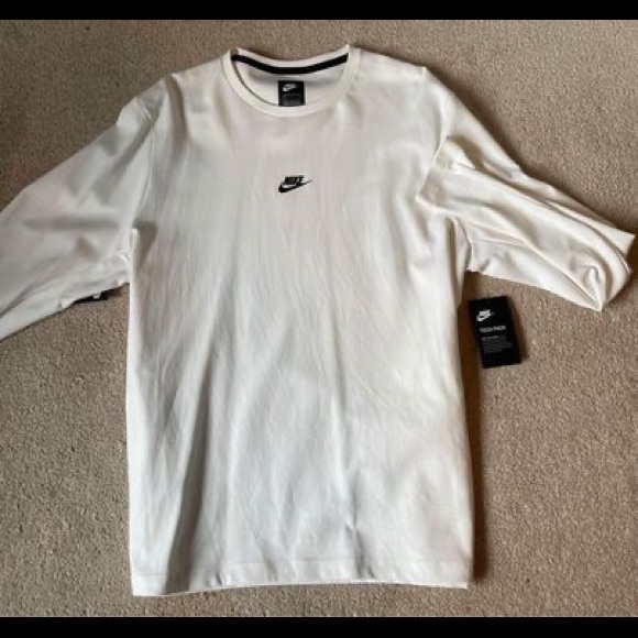 BRAND NEW Nike tech long sleeve - Picture 1 of 6